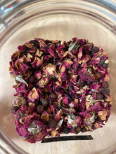 Load image into Gallery viewer, Heart Blossoms